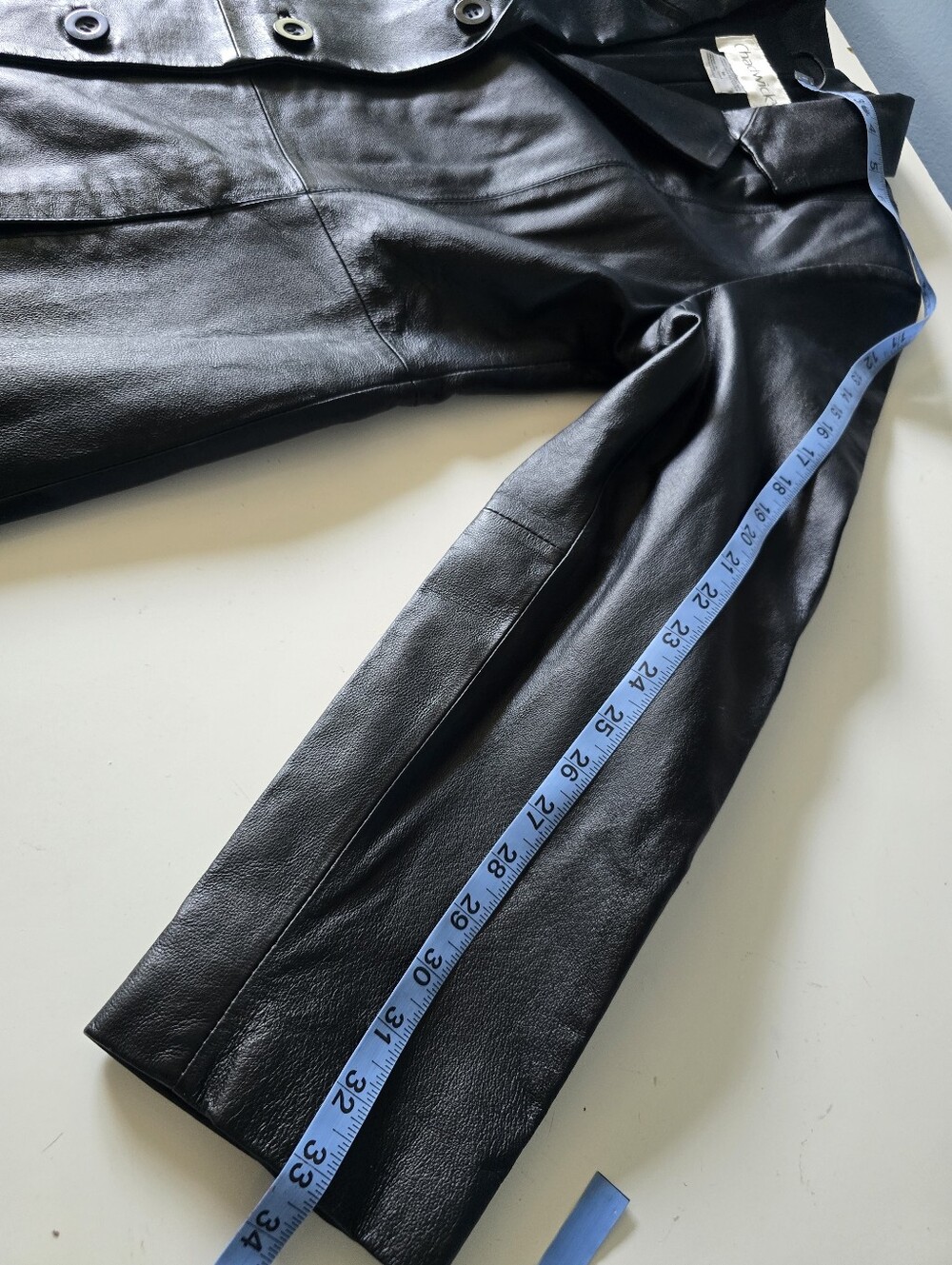 Vntg Chadwicks Women's Black 100% Leather Trench Coat Size M - Picture 12 of 13